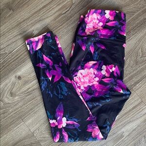 PINK Victoria's Secret Black and Pink Floral Leggings
